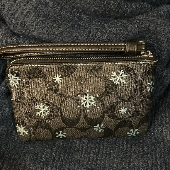 Coach Wristlet New With Tags - Picture 3 of 5